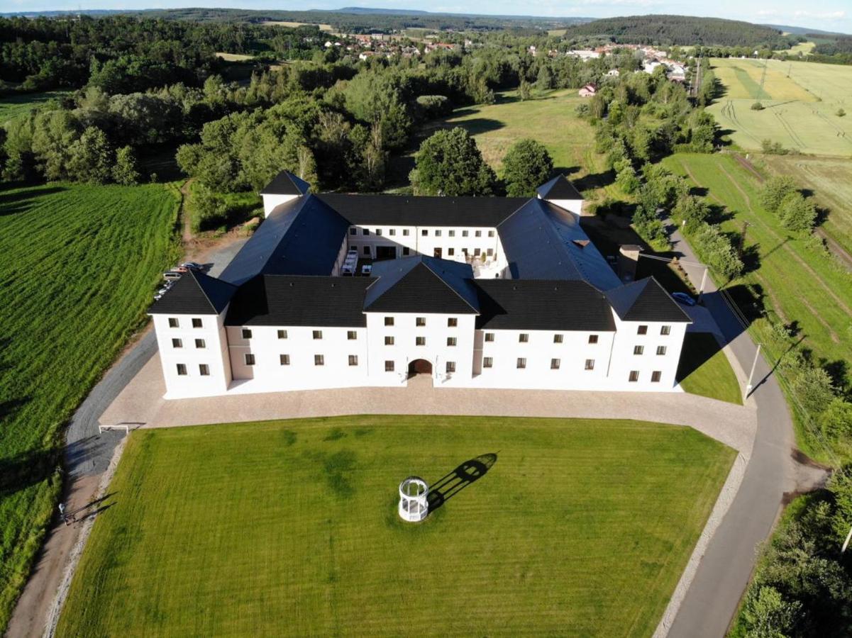 Chateau Sanov Hotel Sanov  Buitenkant foto