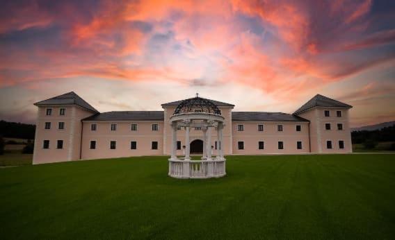 Chateau Sanov Hotel Sanov  Buitenkant foto