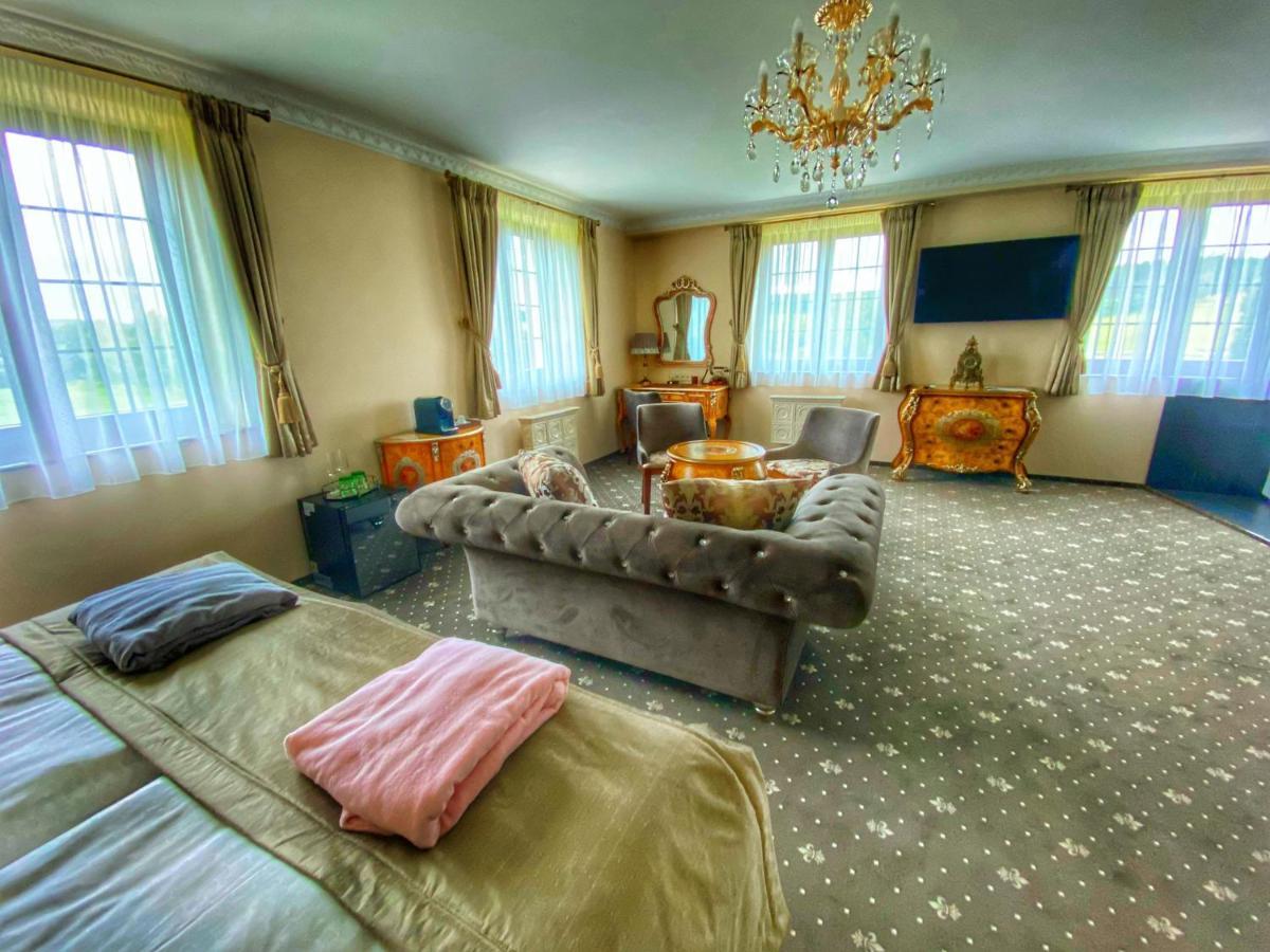 Chateau Sanov Sanov  Buitenkant foto