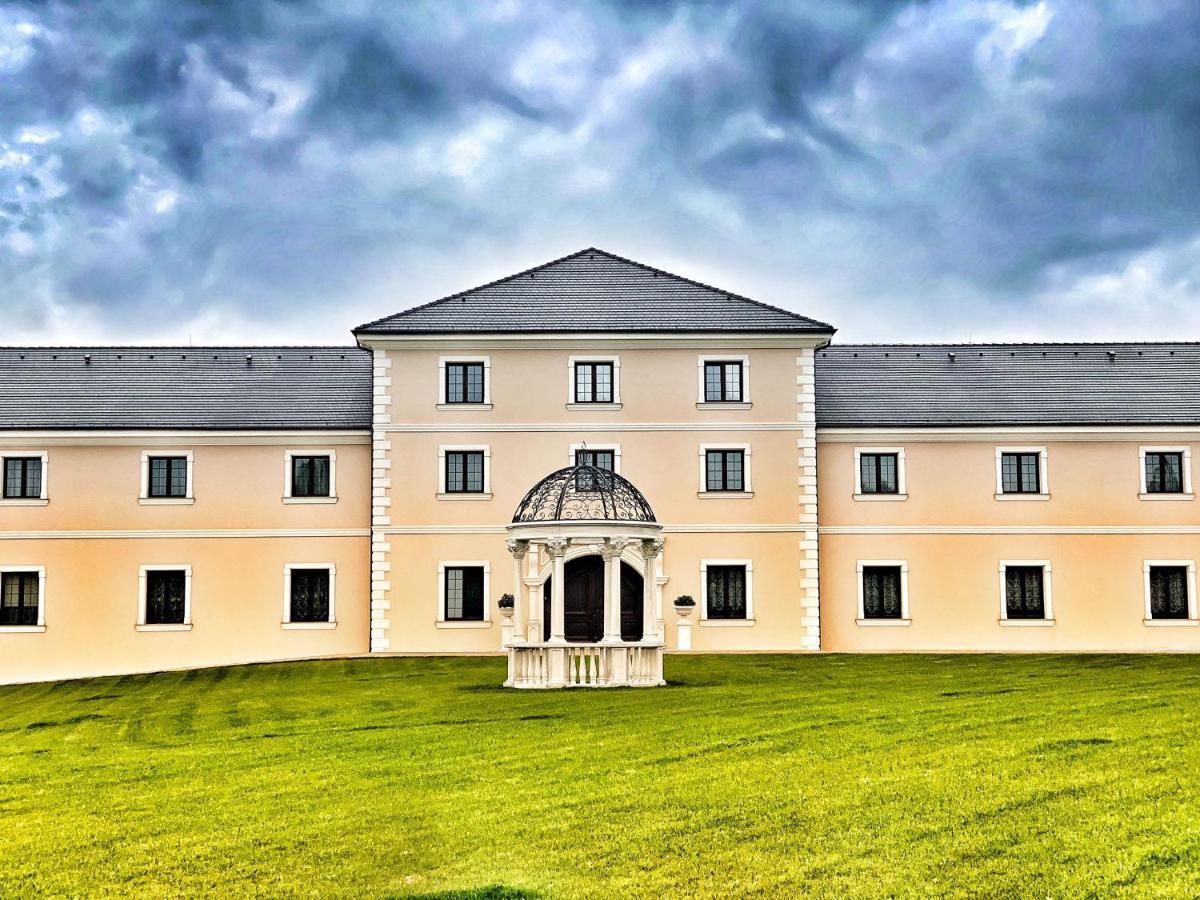Chateau Sanov Sanov  Buitenkant foto